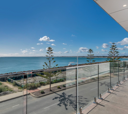 Oceanfront Retreat with Stunning Marina Views, Mandurah