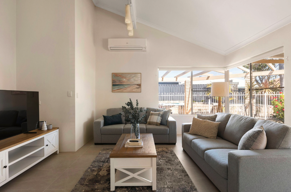 Broadbeach Retreat, 300m Walk to the Beach, Hillarys