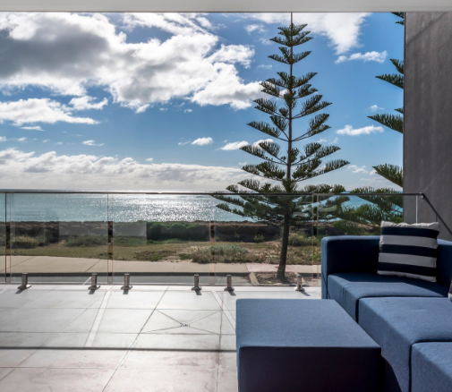 Marina-Ocean Front Escape with Breathtaking Views, Mandurah