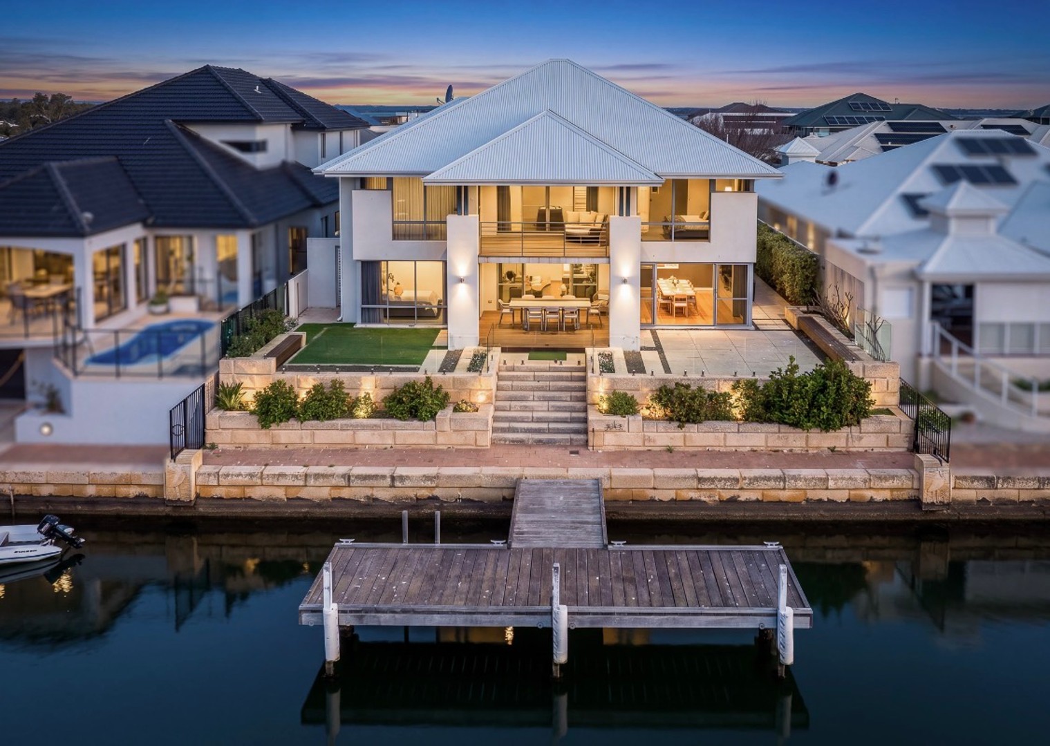 Erins Isle Luxury Waterfront Retreat, Dudley Park